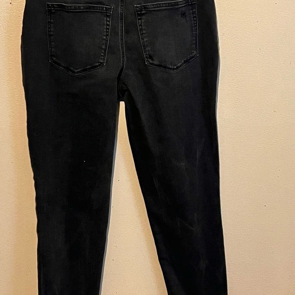 Maurice’s Medium Charcoal Buffalo Plaid with Frayed and Distressed Jeans - Picture 2 of 5